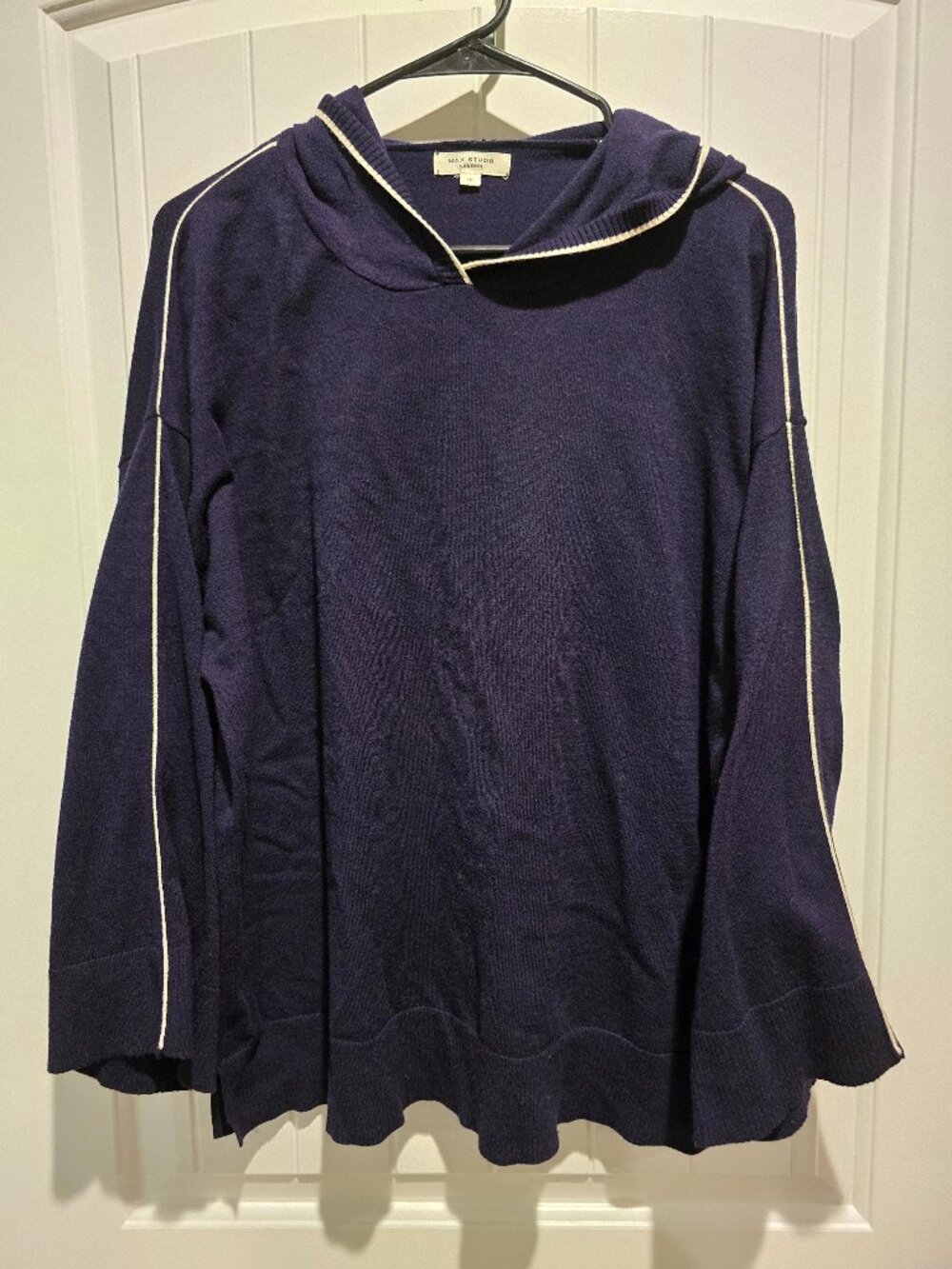 Like New Max Studio Navy Hooded Long Sleeve Top Size 1X